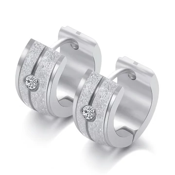 Acél fülbevaló csíkos köves