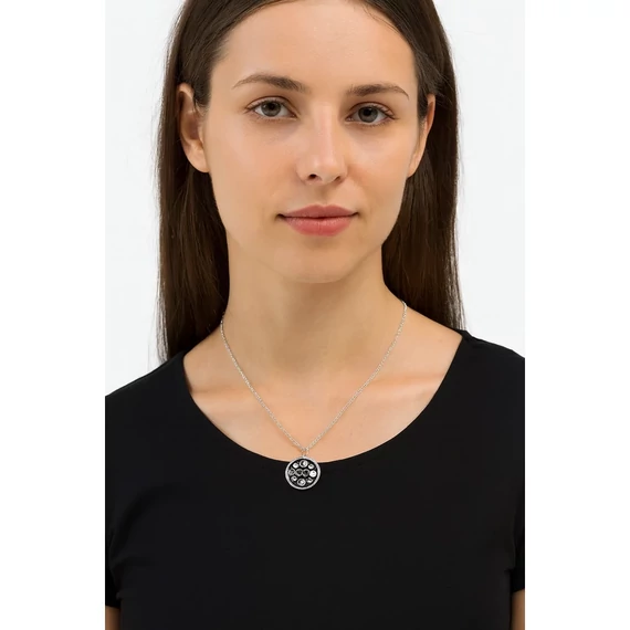 Acél holdfogyatkozás nyaklánc nyakban