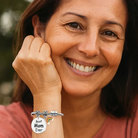 Acél "Best Mom Ever" anya karkötő kézen